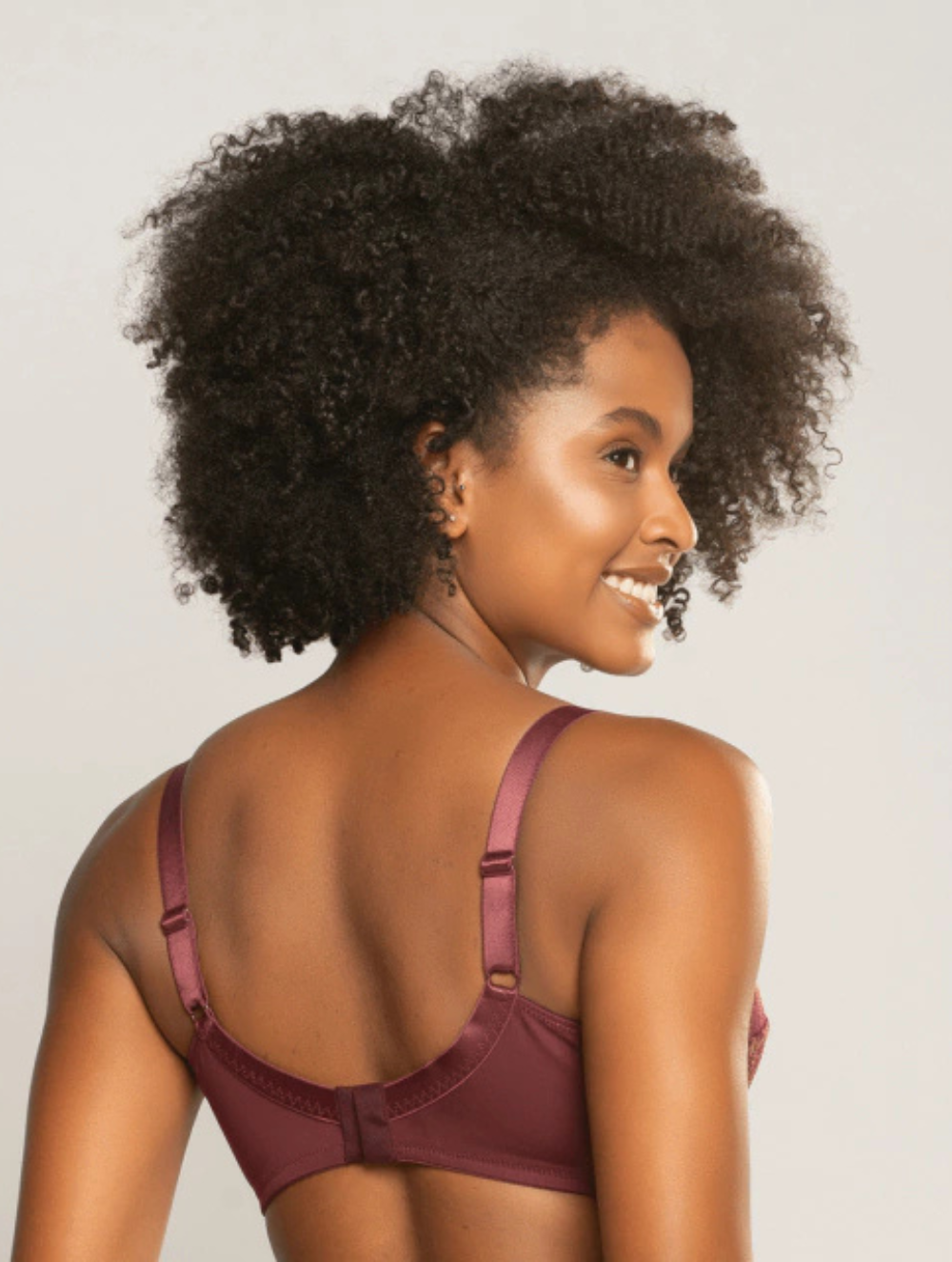 Sutiã s/ Bojo Plus Size c/ Renda e Aro Microfibra Elegance