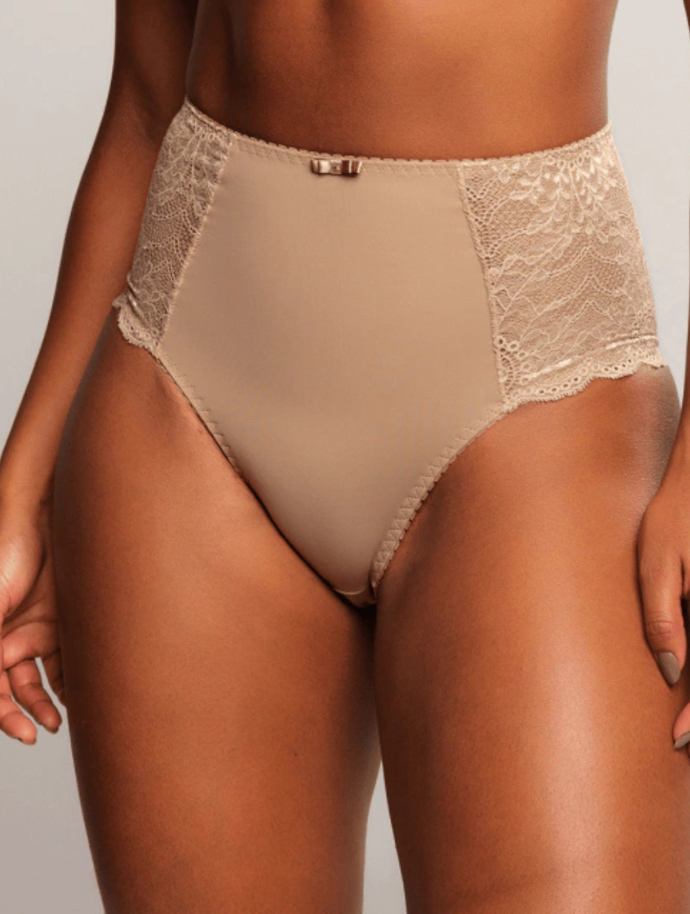 Calcinha Cinta Soft c/ Renda Microfibra Cetinete Elegance